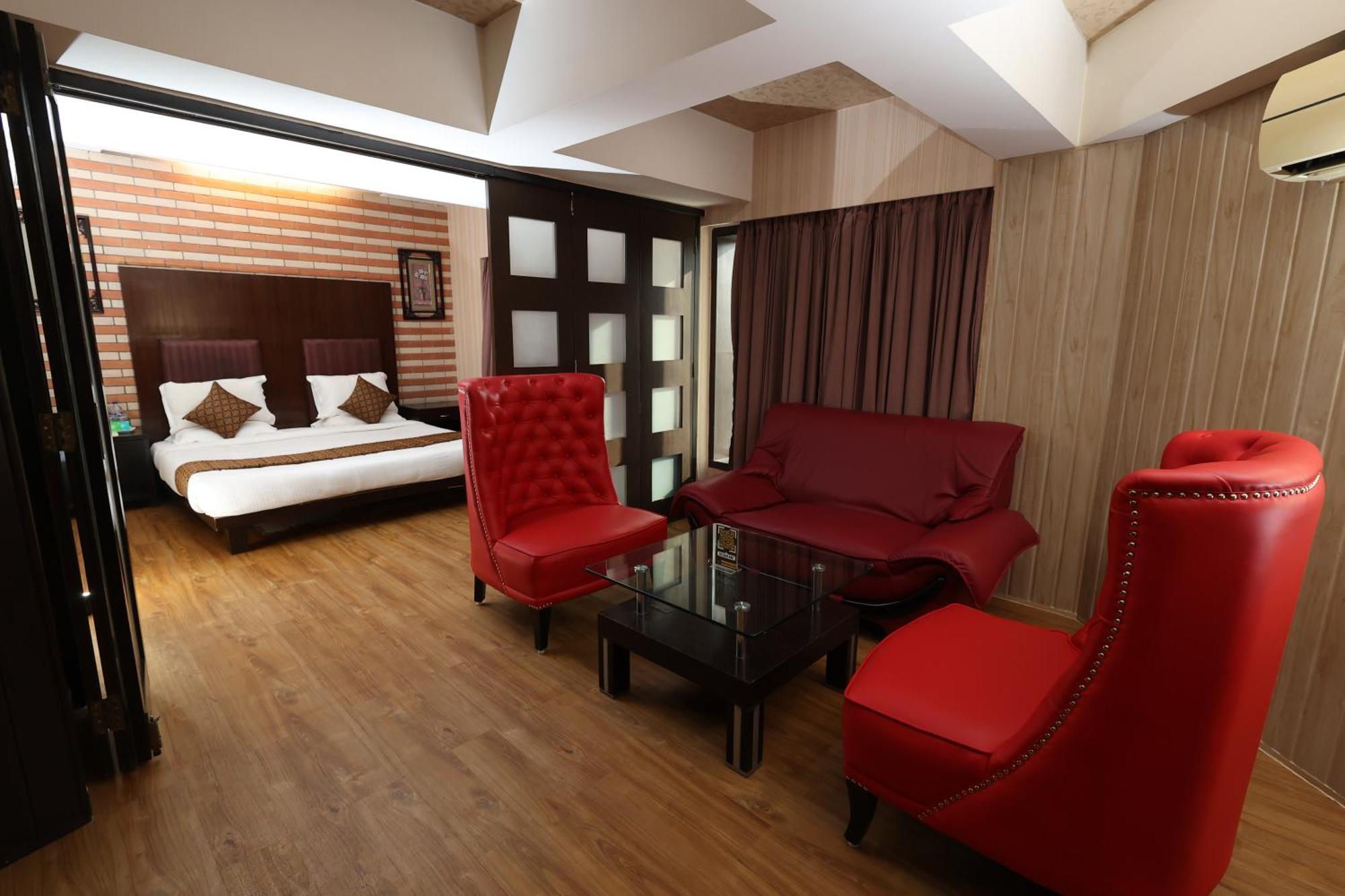 Quaint Suites Hotel & Banquet Bombay Exterior foto
