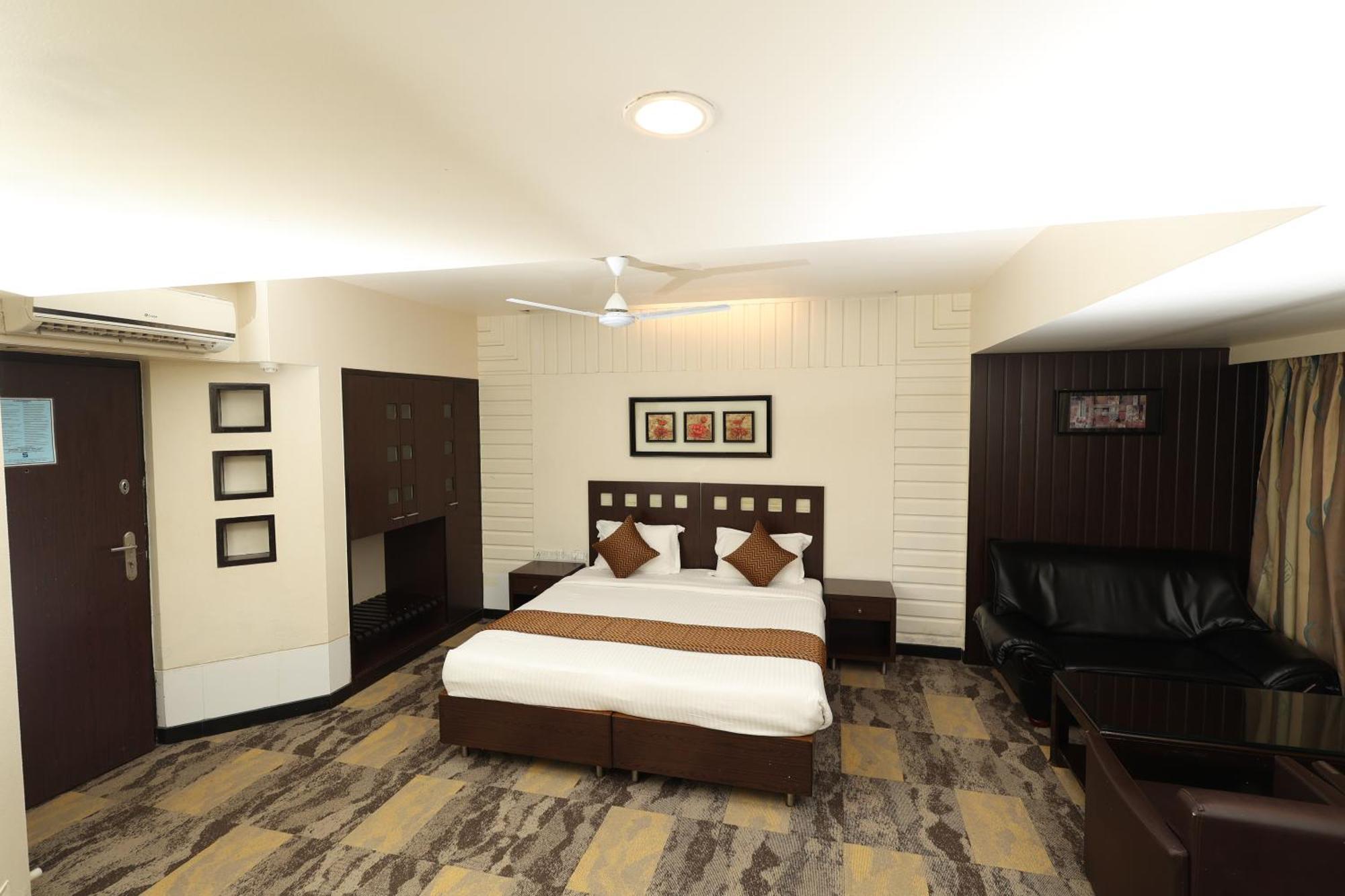 Quaint Suites Hotel & Banquet Bombay Exterior foto