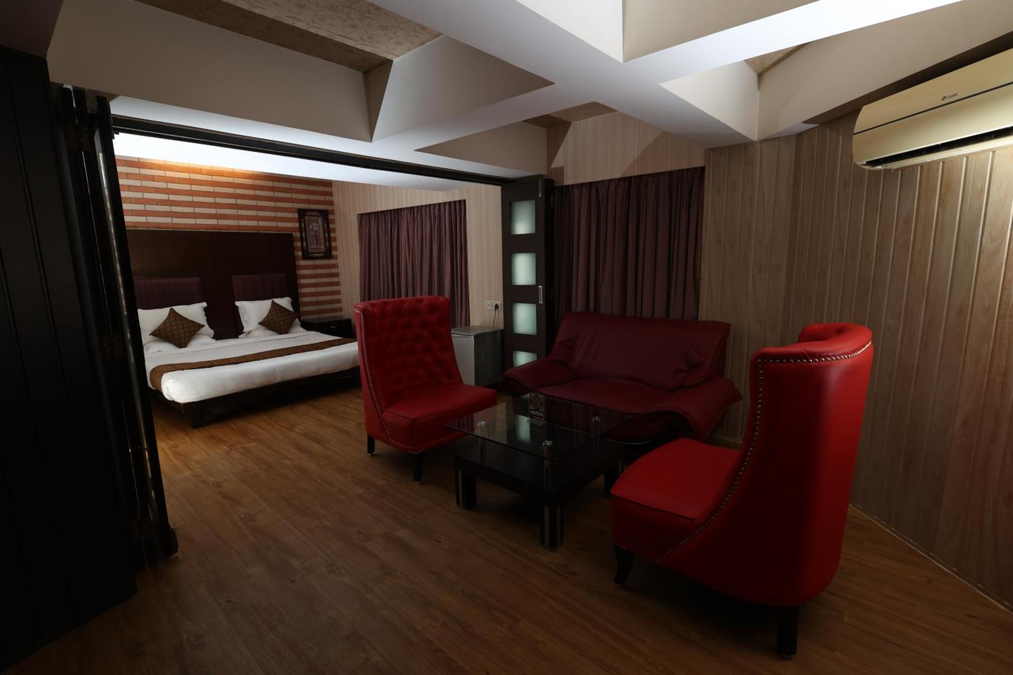 Quaint Suites Hotel & Banquet Bombay Exterior foto