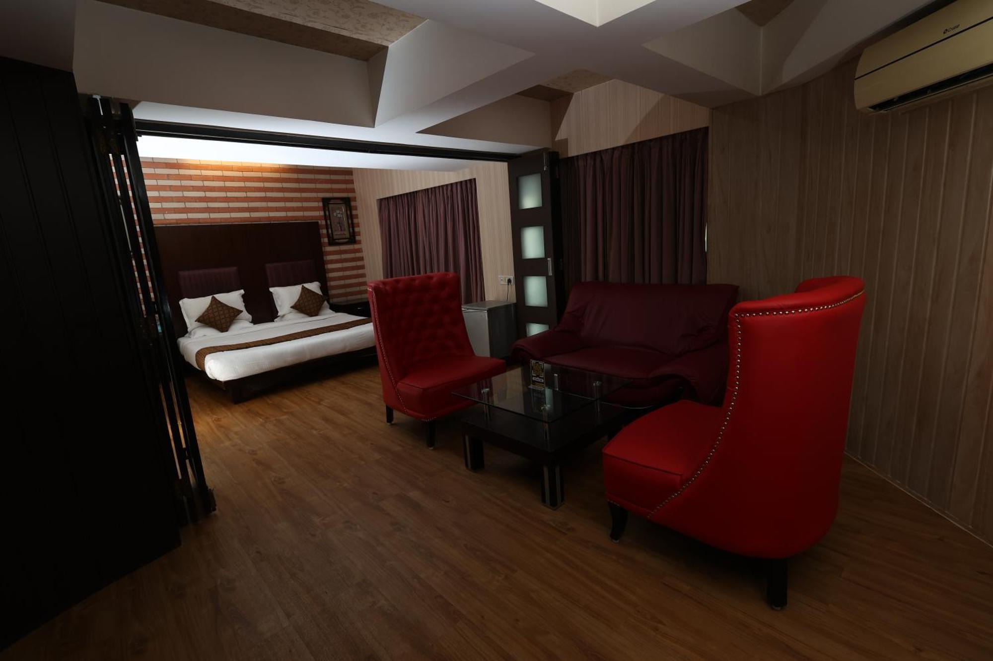 Quaint Suites Hotel & Banquet Bombay Exterior foto