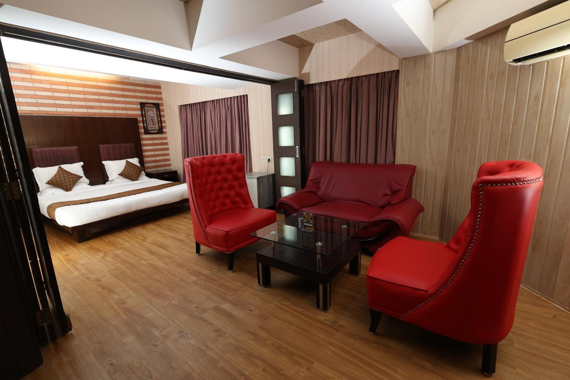 Quaint Suites Hotel & Banquet Bombay Exterior foto