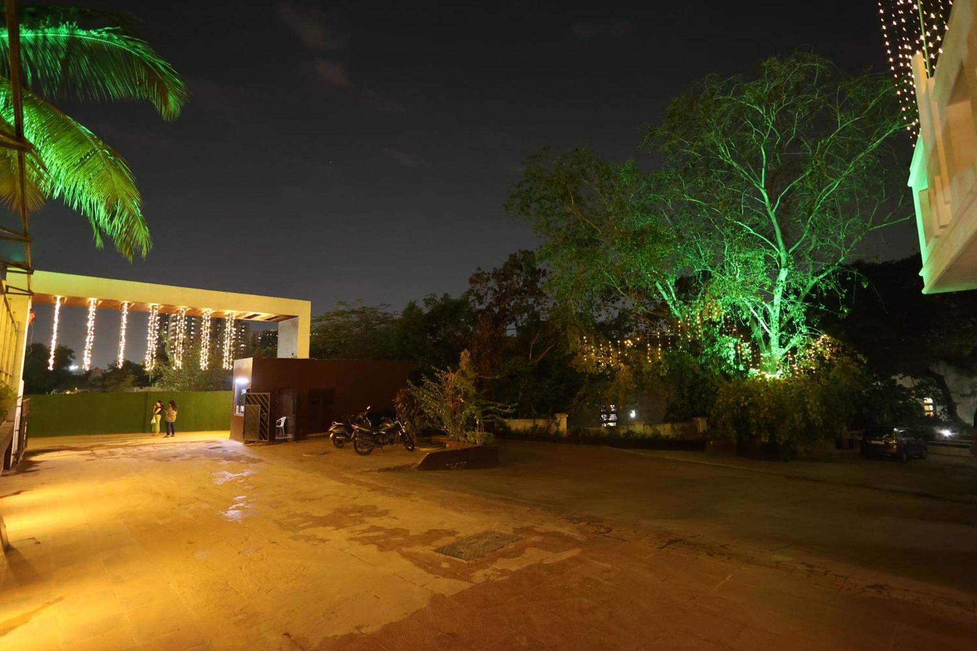 Quaint Suites Hotel & Banquet Bombay Exterior foto