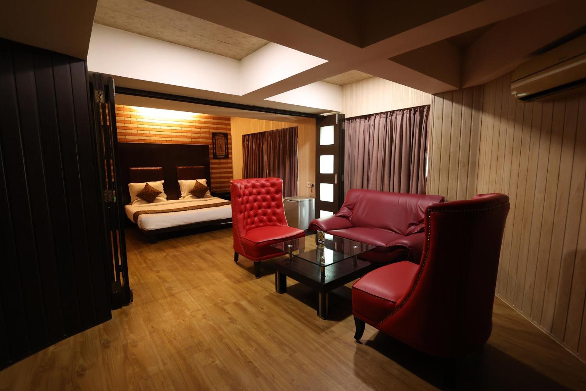 Quaint Suites Hotel & Banquet Bombay Exterior foto
