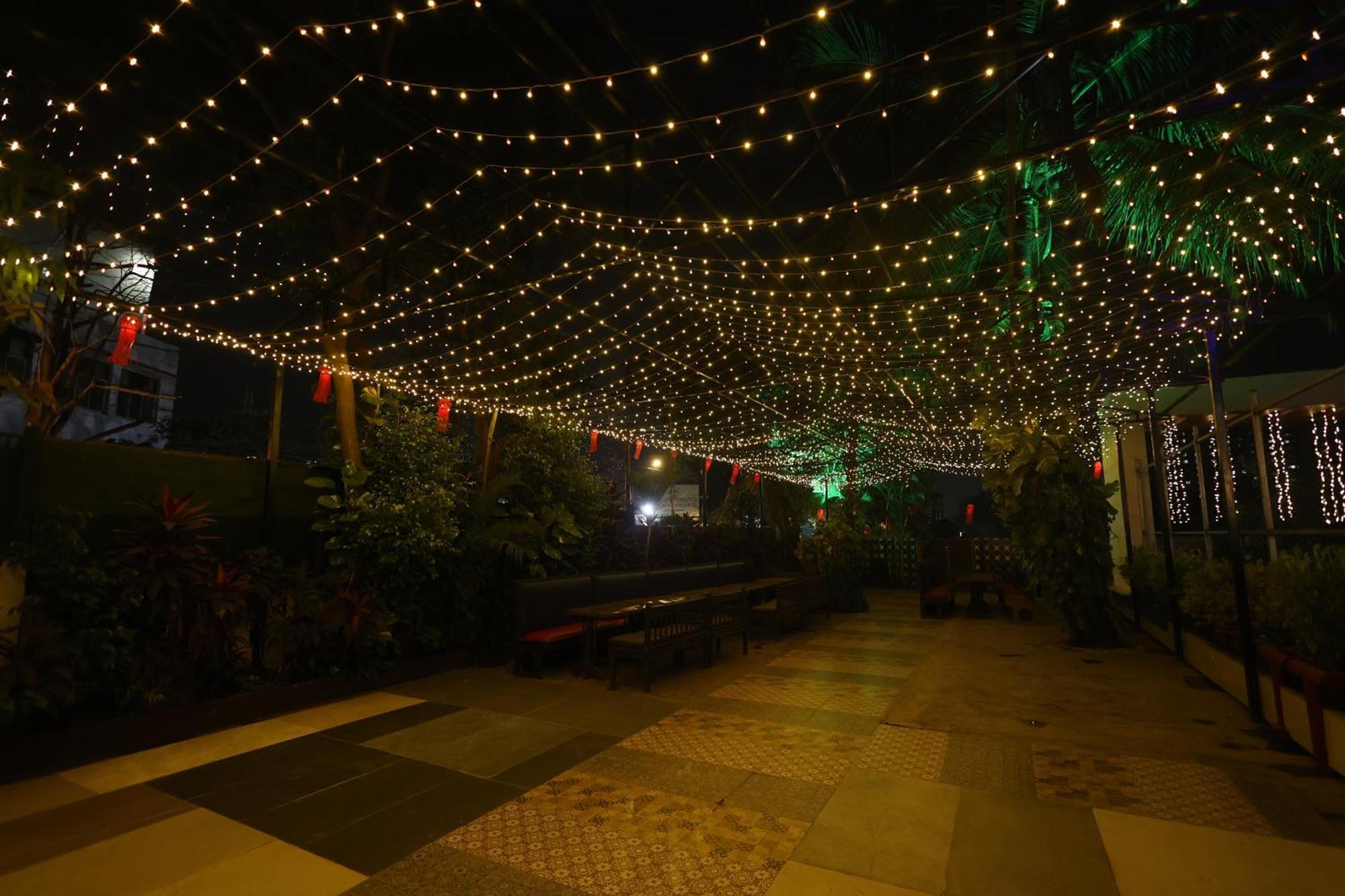Quaint Suites Hotel & Banquet Bombay Exterior foto